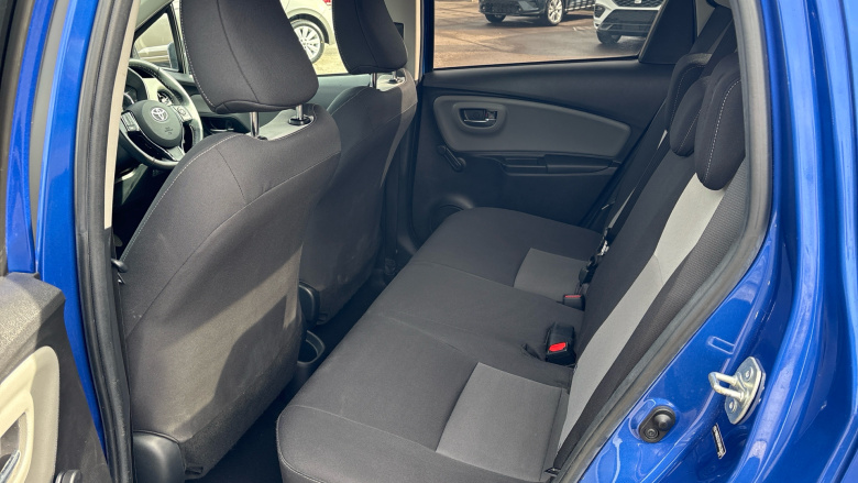 Toyota Yaris 1.5 Hybrid Icon Tech 5dr CVT Hybrid Hatchback